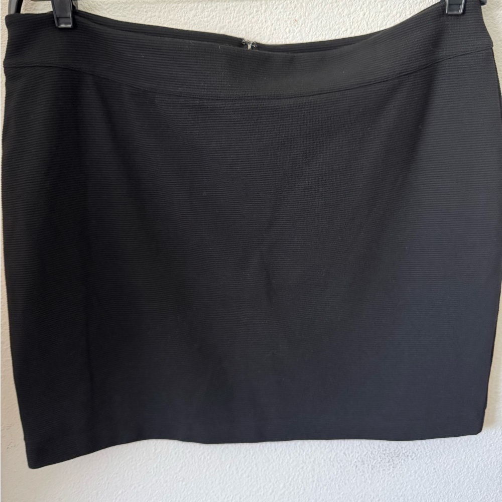 GAP Designed & Crafted Classic Black Textured Knit Women's Skirt Size X- Large